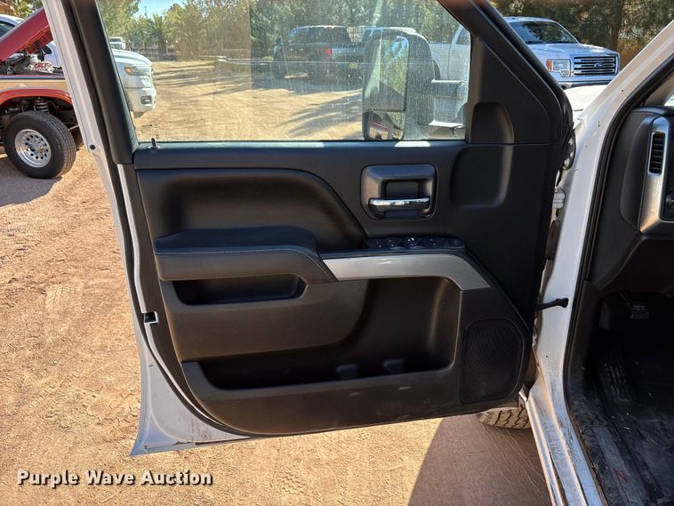 image for item EF6221 2015 Chevrolet Silverado 2500HD Crew Cab utility bed pickup truck