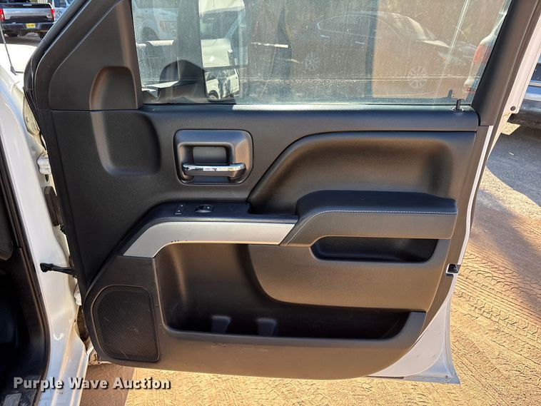 image for item EF6221 2015 Chevrolet Silverado 2500HD Crew Cab utility bed pickup truck