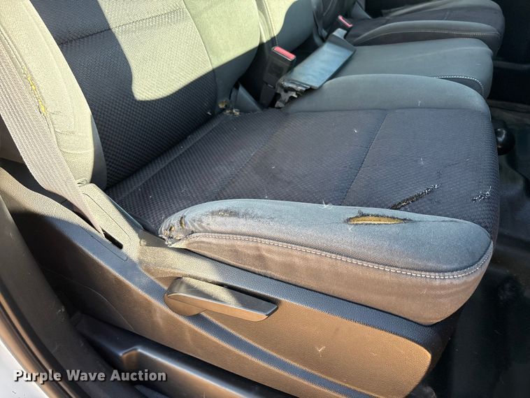 image for item EF6221 2015 Chevrolet Silverado 2500HD Crew Cab utility bed pickup truck