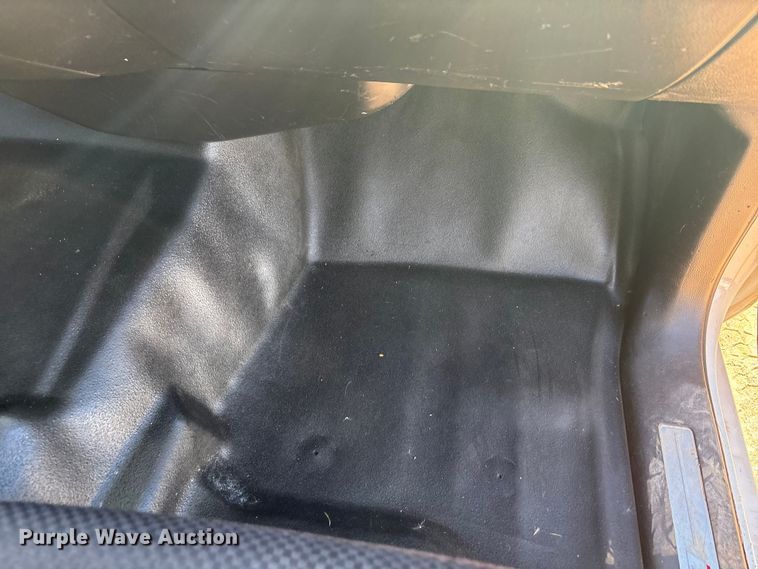 image for item EF6221 2015 Chevrolet Silverado 2500HD Crew Cab utility bed pickup truck