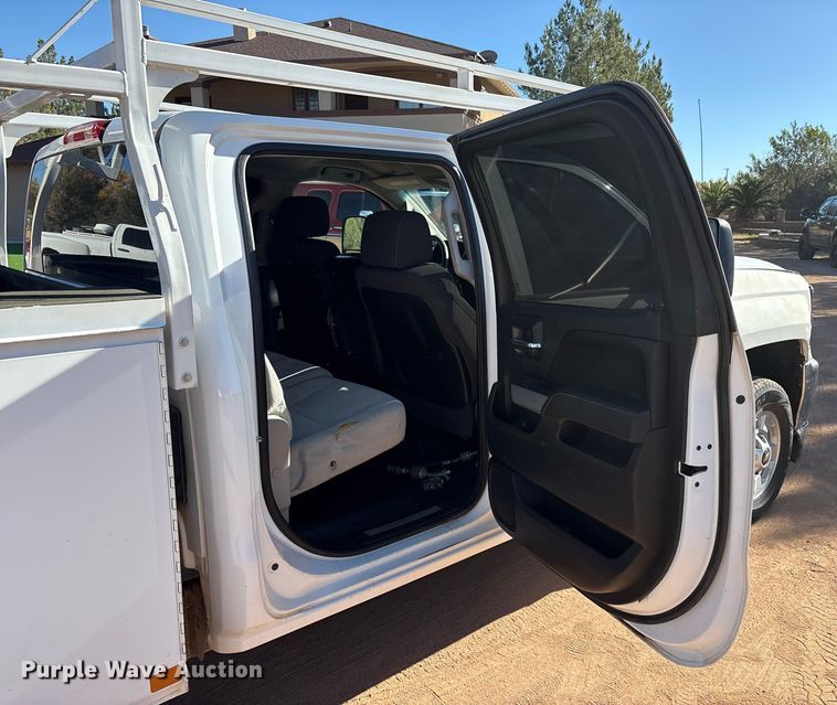 image for item EF6221 2015 Chevrolet Silverado 2500HD Crew Cab utility bed pickup truck