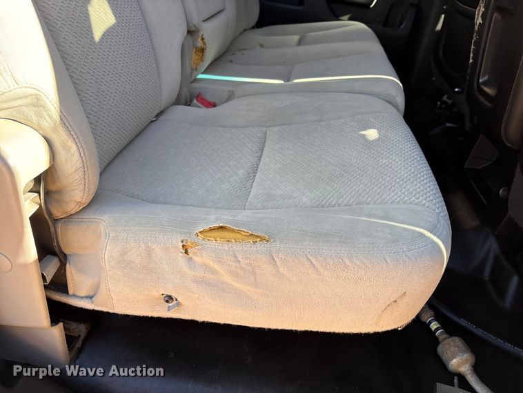 image for item EF6221 2015 Chevrolet Silverado 2500HD Crew Cab utility bed pickup truck