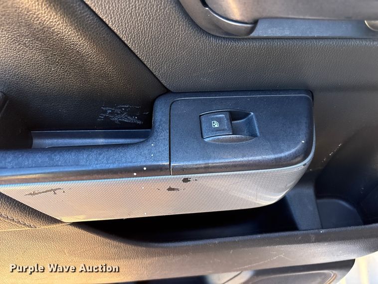 image for item EF6221 2015 Chevrolet Silverado 2500HD Crew Cab utility bed pickup truck