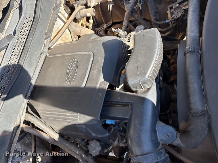 image for item EF6221 2015 Chevrolet Silverado 2500HD Crew Cab utility bed pickup truck