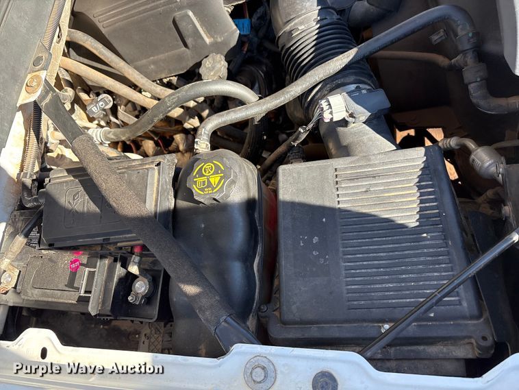 image for item EF6221 2015 Chevrolet Silverado 2500HD Crew Cab utility bed pickup truck