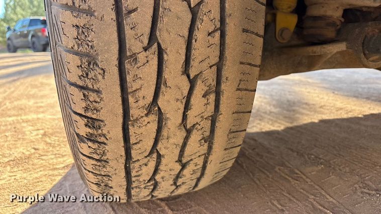 image for item EF6221 2015 Chevrolet Silverado 2500HD Crew Cab utility bed pickup truck