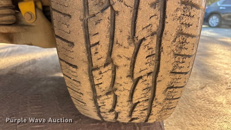 image for item EF6221 2015 Chevrolet Silverado 2500HD Crew Cab utility bed pickup truck