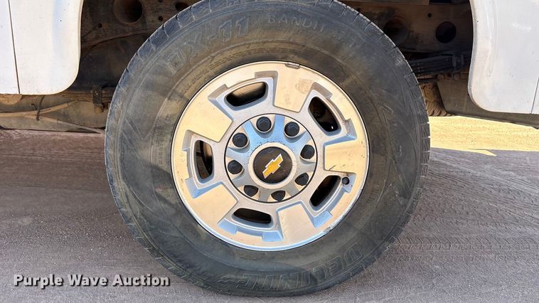 image for item EF6221 2015 Chevrolet Silverado 2500HD Crew Cab utility bed pickup truck