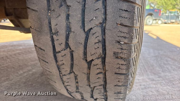 image for item EF6221 2015 Chevrolet Silverado 2500HD Crew Cab utility bed pickup truck