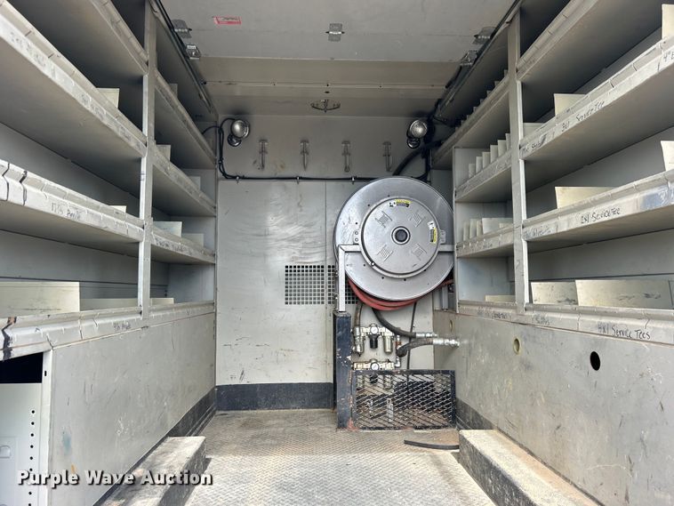 image for item EG0890 2012 Ford F550 Super Duty utility / service truck