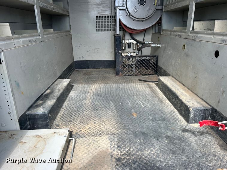 image for item EG0890 2012 Ford F550 Super Duty utility / service truck