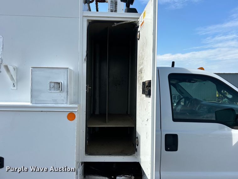 image for item EG0890 2012 Ford F550 Super Duty utility / service truck