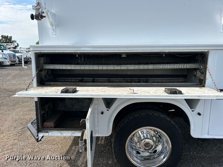 image for item EG0890 2012 Ford F550 Super Duty utility / service truck