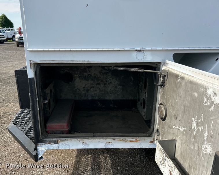 image for item EG0890 2012 Ford F550 Super Duty utility / service truck