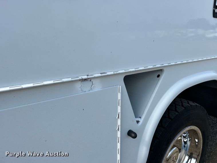 image for item EG0890 2012 Ford F550 Super Duty utility / service truck