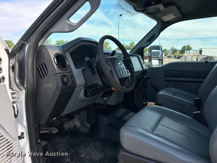 image for item EG0890 2012 Ford F550 Super Duty utility / service truck