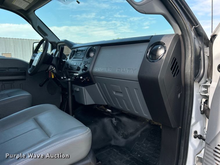 image for item EG0890 2012 Ford F550 Super Duty utility / service truck
