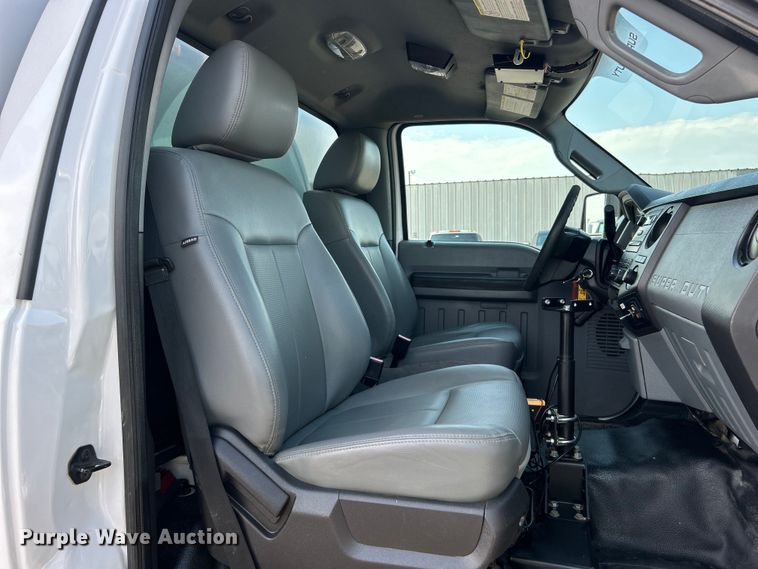 image for item EG0890 2012 Ford F550 Super Duty utility / service truck