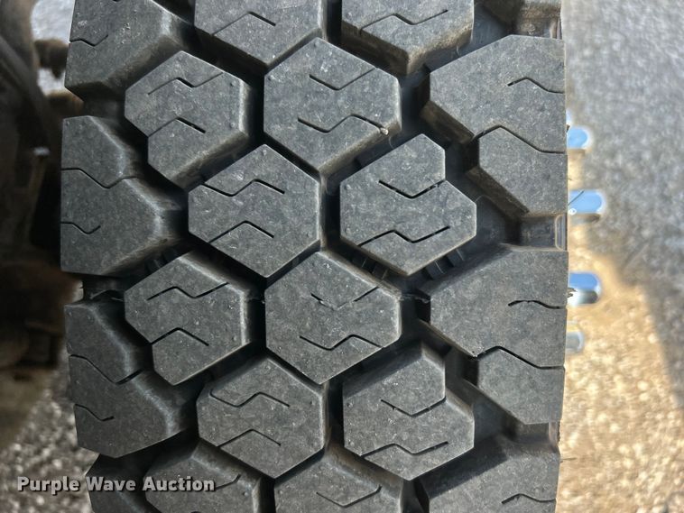 image for item EG0890 2012 Ford F550 Super Duty utility / service truck