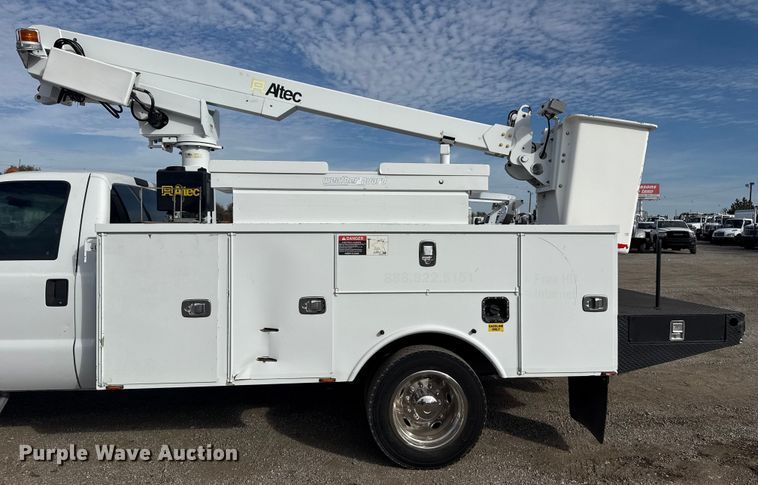 image for item EG1738 2015 Ford F450 Super Duty bucket truck
