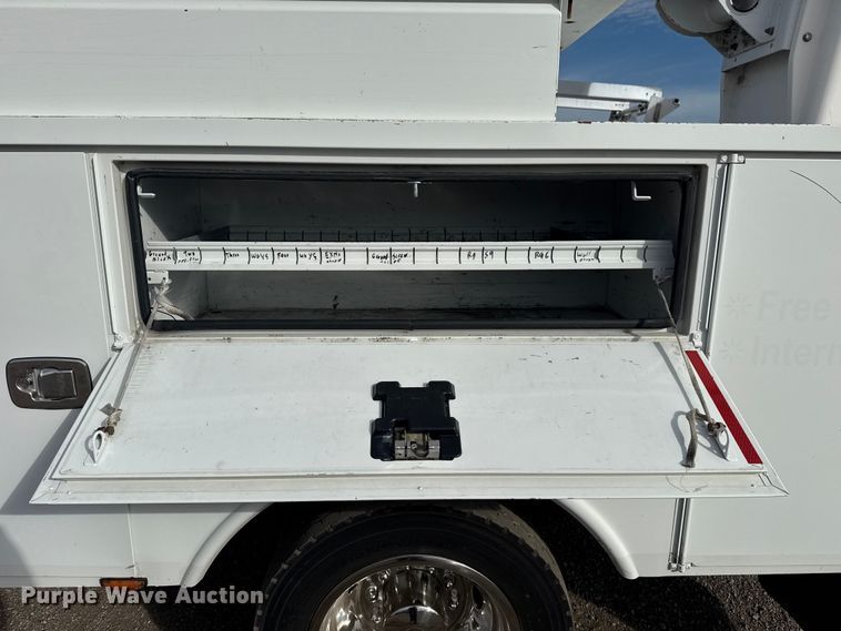 image for item EG1738 2015 Ford F450 Super Duty bucket truck