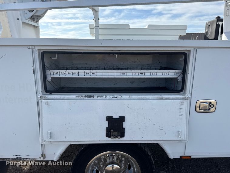 image for item EG1738 2015 Ford F450 Super Duty bucket truck