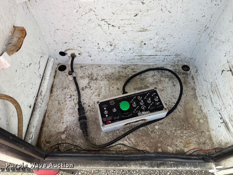 image for item EG1738 2015 Ford F450 Super Duty bucket truck