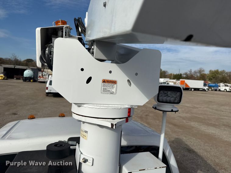 image for item EG1738 2015 Ford F450 Super Duty bucket truck