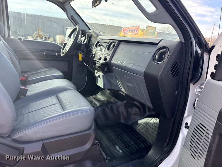 image for item EG1738 2015 Ford F450 Super Duty bucket truck