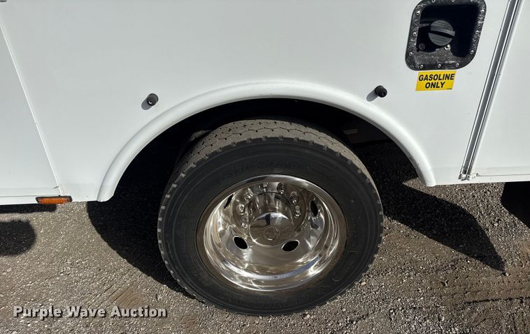 image for item EG1738 2015 Ford F450 Super Duty bucket truck