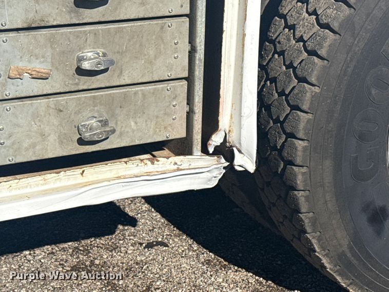 image for item EG1795 2007 Freightliner Business Class M2 crane truck