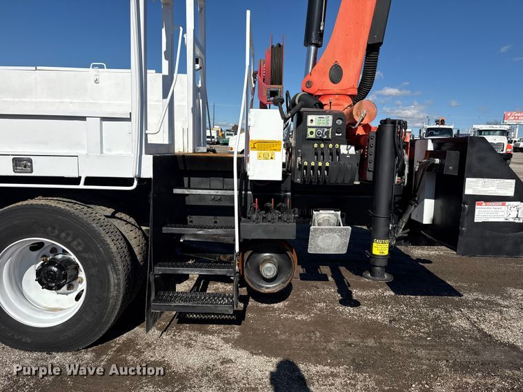 image for item EG1795 2007 Freightliner Business Class M2 crane truck