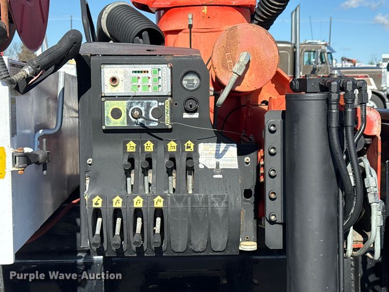 image for item EG1795 2007 Freightliner Business Class M2 crane truck