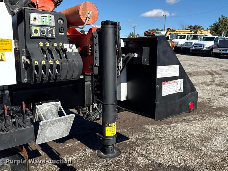 image for item EG1795 2007 Freightliner Business Class M2 crane truck