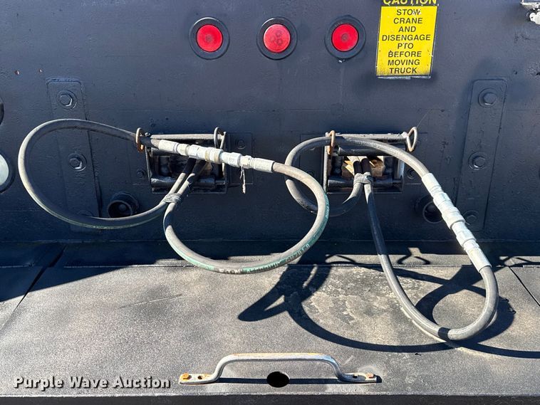 image for item EG1795 2007 Freightliner Business Class M2 crane truck