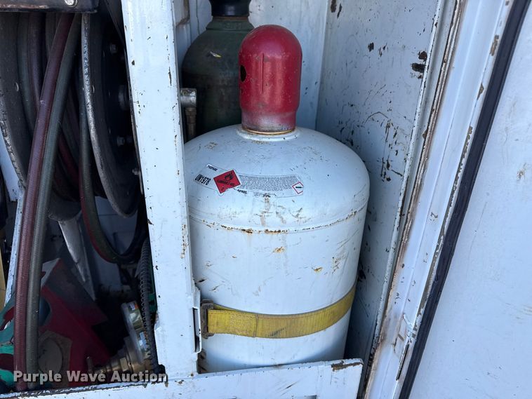 image for item EG1795 2007 Freightliner Business Class M2 crane truck