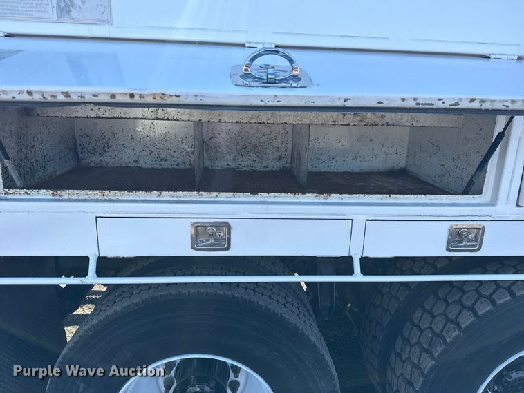 image for item EG1795 2007 Freightliner Business Class M2 crane truck