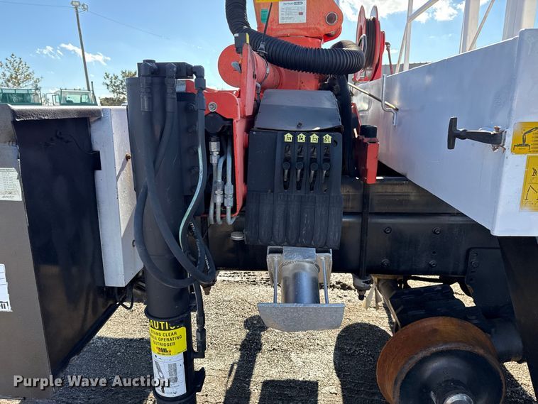 image for item EG1795 2007 Freightliner Business Class M2 crane truck