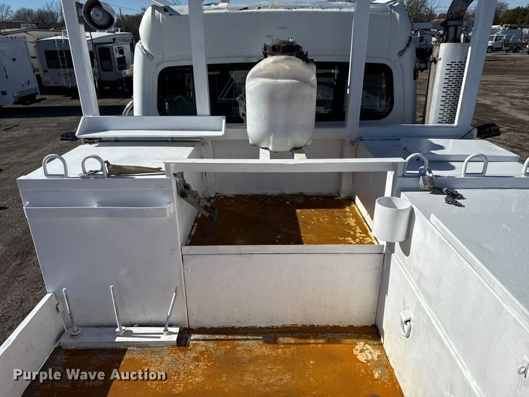 image for item EG1795 2007 Freightliner Business Class M2 crane truck