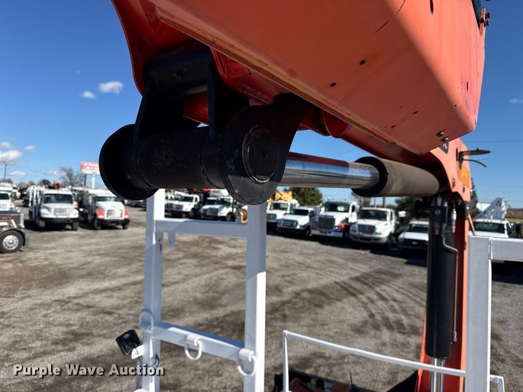 image for item EG1795 2007 Freightliner Business Class M2 crane truck