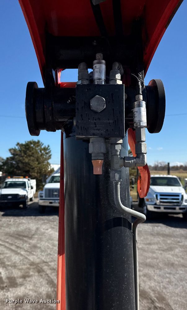 image for item EG1795 2007 Freightliner Business Class M2 crane truck