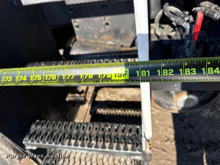 image for item EG1795 2007 Freightliner Business Class M2 crane truck