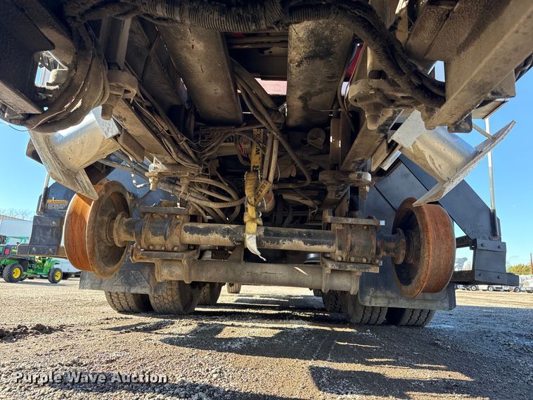 image for item EG1795 2007 Freightliner Business Class M2 crane truck