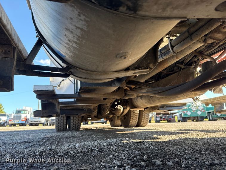 image for item EG1795 2007 Freightliner Business Class M2 crane truck