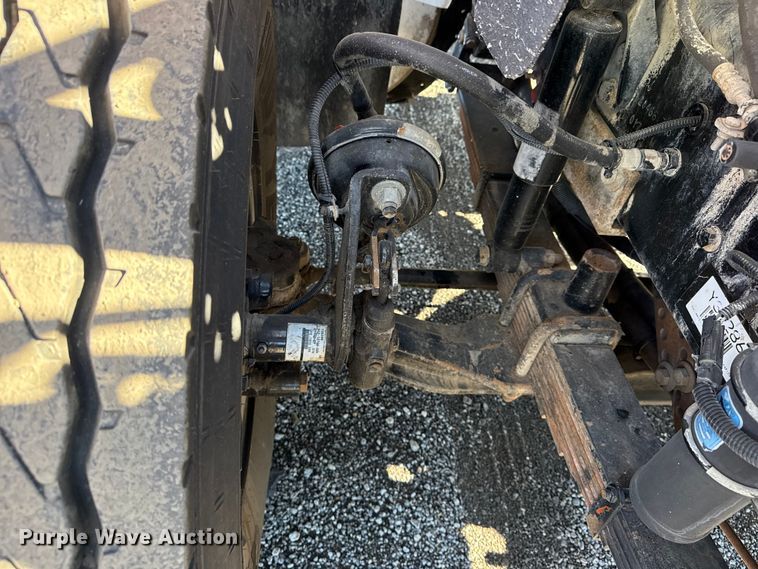 image for item EG1795 2007 Freightliner Business Class M2 crane truck