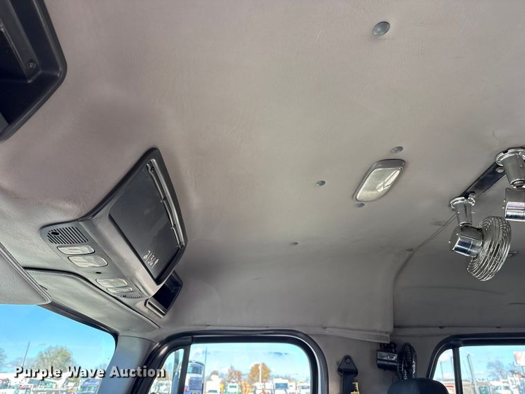 image for item EG1795 2007 Freightliner Business Class M2 crane truck