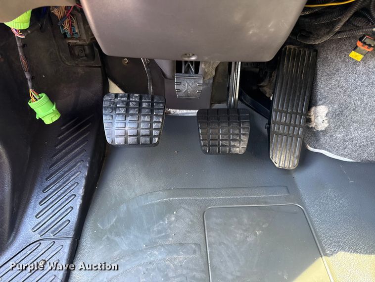 image for item EG1795 2007 Freightliner Business Class M2 crane truck