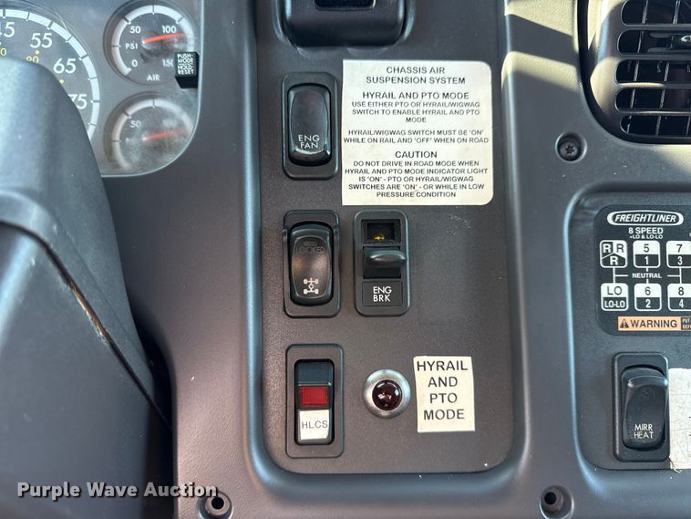 image for item EG1795 2007 Freightliner Business Class M2 crane truck