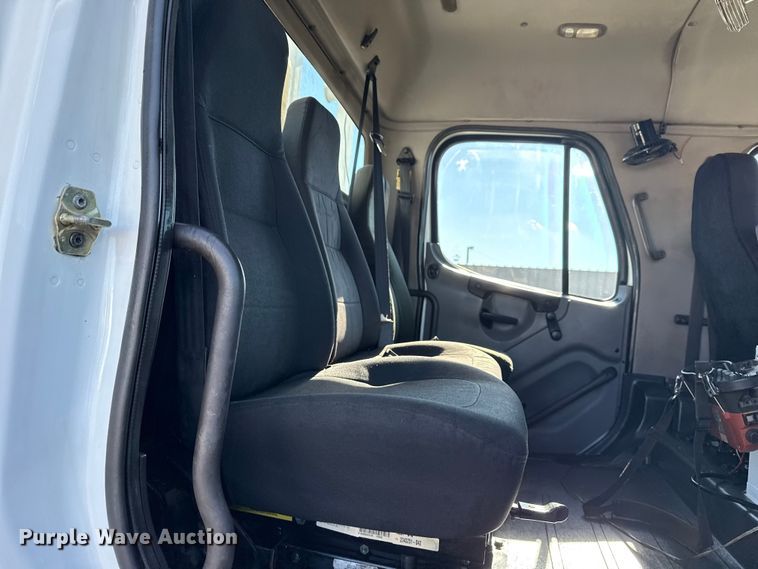 image for item EG1795 2007 Freightliner Business Class M2 crane truck