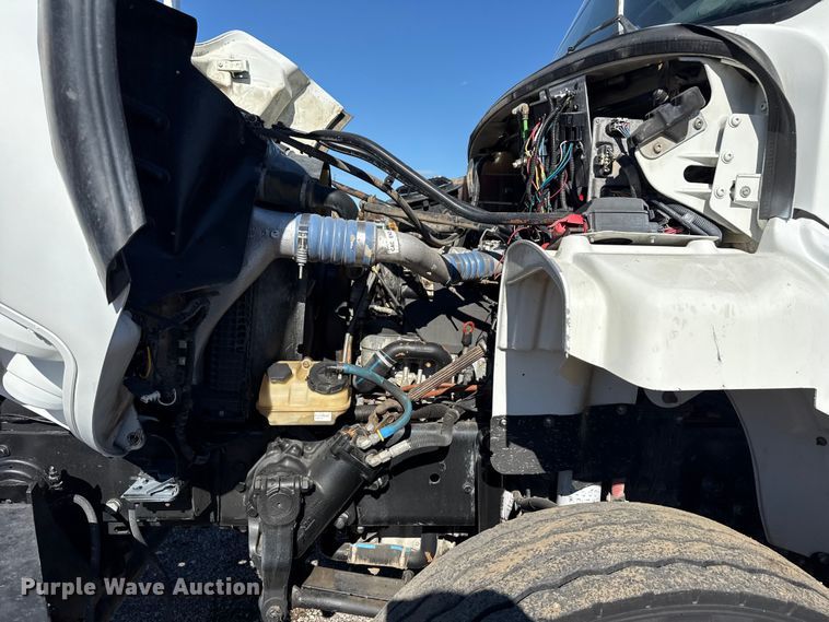 image for item EG1795 2007 Freightliner Business Class M2 crane truck